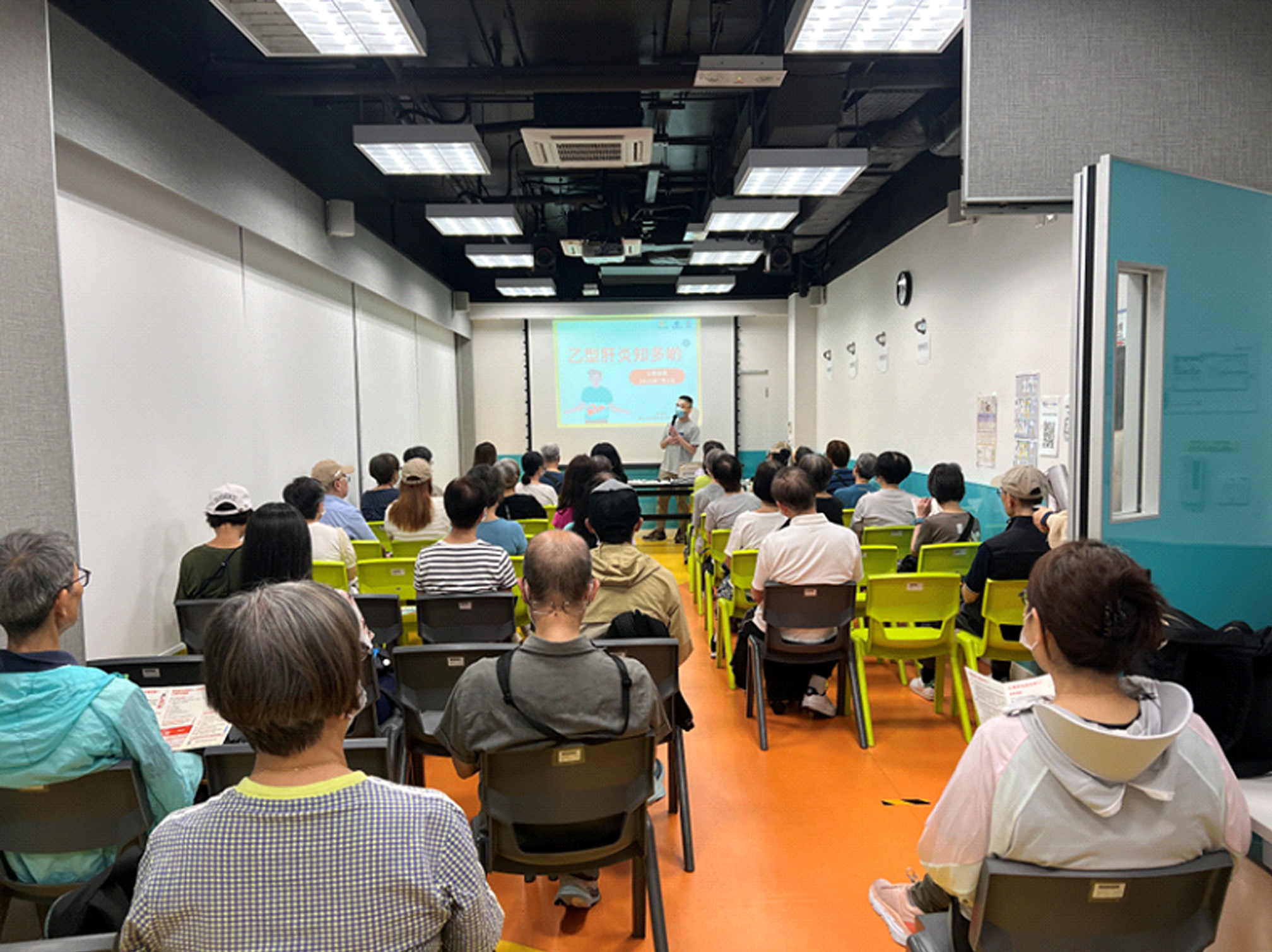 與地區康健中心及康健站合辦公眾健康教育活動